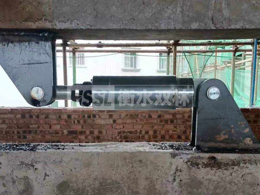 粘滯流體阻尼器