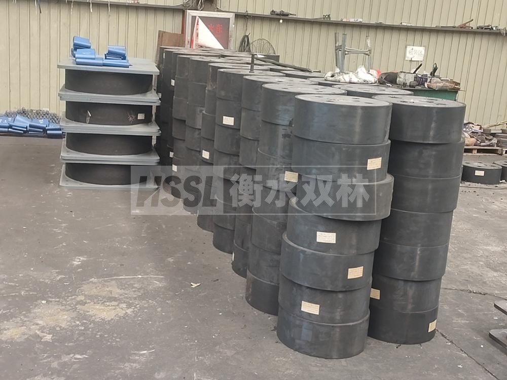 HDR1400高阻尼隔震支座廠家電話 減震隔震支座什么價格 LNR700天然橡膠支座生產(chǎn)廠家