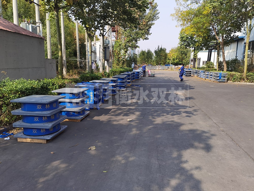 鋼結構減震支座源頭工廠 高性能隔震支座生產廠家 LNR橡膠隔震支座D420什么價格