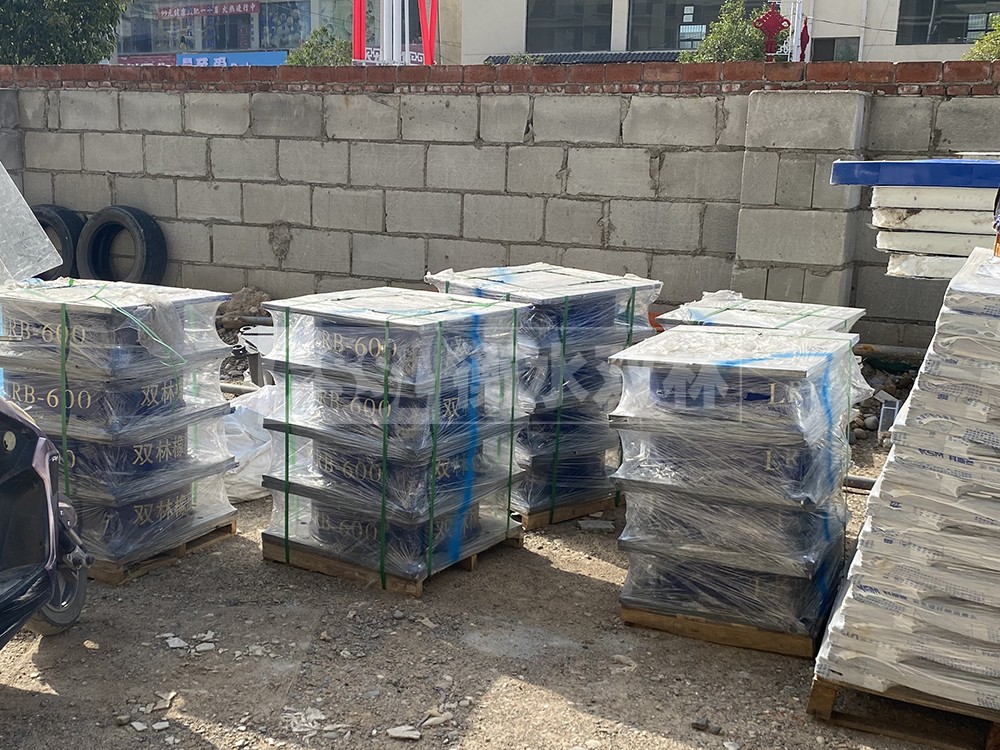 矩形高阻尼隔震支座廠家